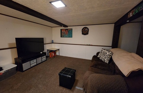 Ashwaubenon House | Spacious 4-bedroom home next to Lambeau Field