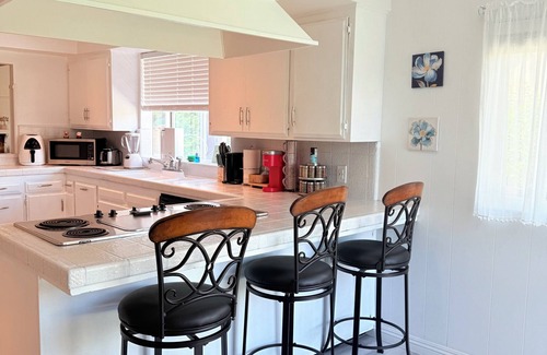 Baldwin Park House | Spacious 4-bedroom house in beautiful Baldwin Park with WiFi, AC