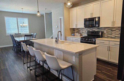 Castle Rock House | Spacious 4-bedroom house in delightful Castle Rock with WiFi