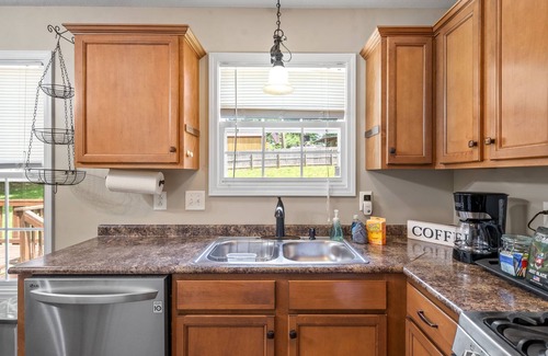 Clarksville House | Spacious 4-bedroom House near Downtown Clarksville
