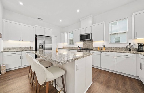 Garden Grove House | Spacious 4-bedroom house in delightful Garden Grove with AC, WiFi
