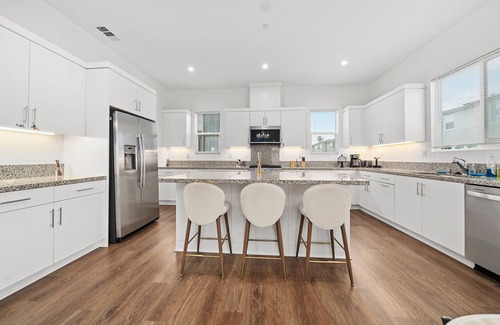 Garden Grove House | Spacious 4-bedroom house in delightful Garden Grove with AC, WiFi