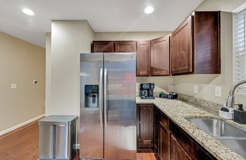 Fountain Square House | Spacious 4-bedroom house with WiFi, AC in brilliant Indianapolis