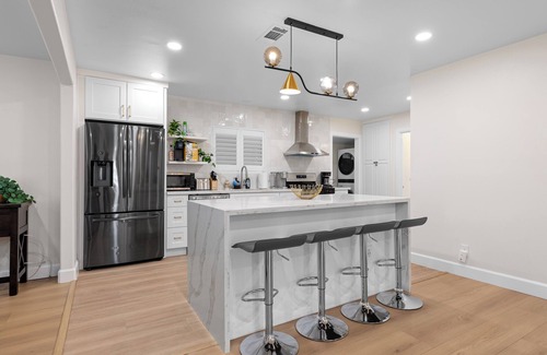 Midway City House | Spacious 4-bedroom house near Disneyland and SoCal Gems