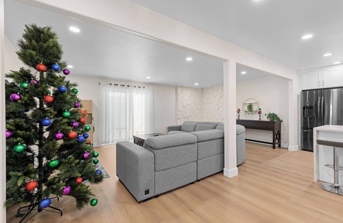 Midway City House | Spacious 4-bedroom house near Disneyland and SoCal Gems