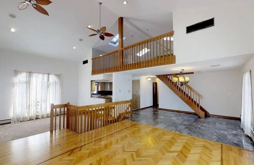 North Bergen Apartment | Spacious 4-bedroom apartment with AC, fitness room in wonderful North Bergen