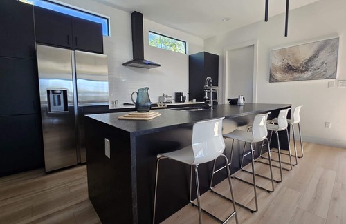 Government Hill House | Spacious 4-bedroom house with WiFi, AC in charming San Antonio