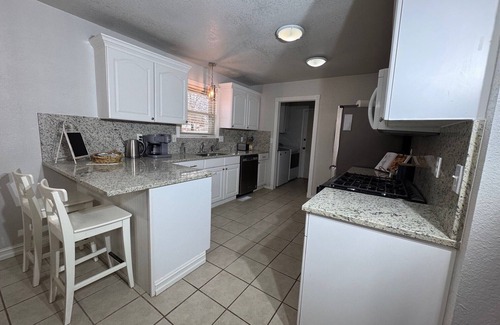 Sand Springs House | Spacious 4 bedroom house in Sand Springs where elegance meets comfort.