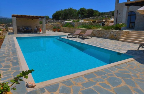 Gerani Villa | Spacious 4 bedroom villa with large heated pool, walking distance to the village