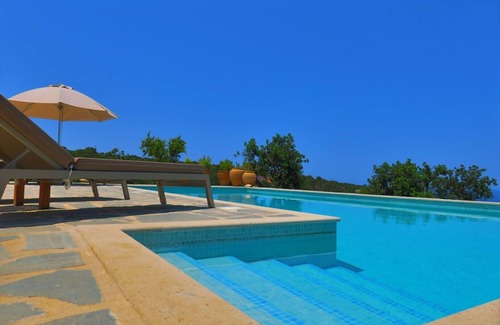 Gerani Villa | Spacious 4 bedroom villa with large heated pool, walking distance to the village