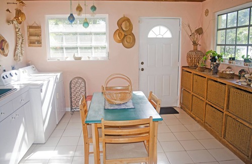 Williams Town House | Spacious 4-Bedroom Villa, on a Lovely Waterway, with Beach and Ocean Views