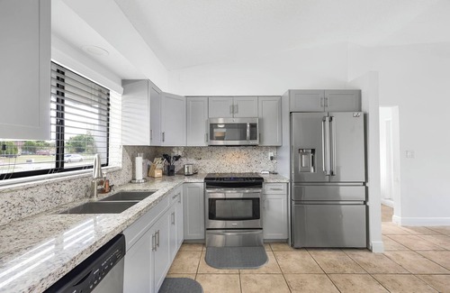 Country Club House | Spacious 4-bedroom w Pool, WiFi, Massage Chair and Game Room