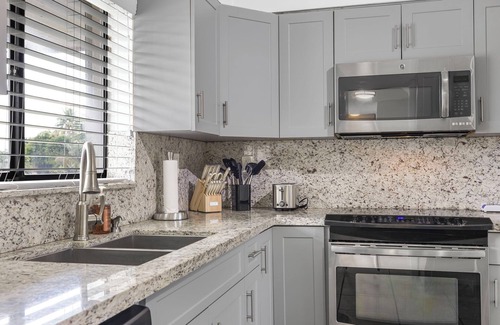 Country Club House | Spacious 4-bedroom w Pool, WiFi, Massage Chair and Game Room