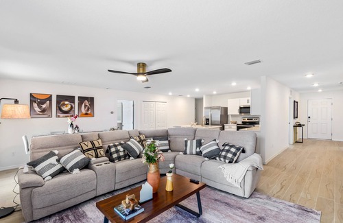 Palm Coast House | spacious 4-bedroom WITH KING BED