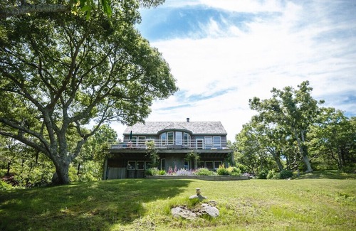 Vineyard Haven House | Spacious 4 Bedroom with Private Beach - West Tisbury