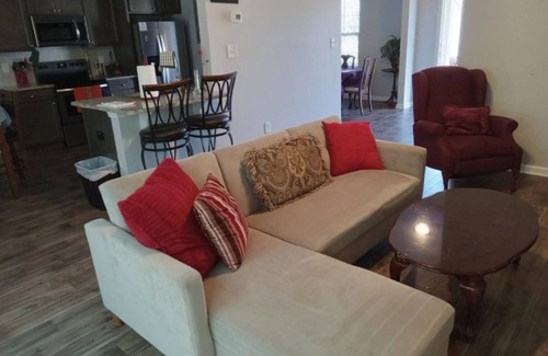 Newnan House | Spacious 4 BR (5 beds) 2.5 bath home in Newnan GAn