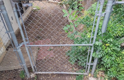 Universal City House | Spacious 4 BR house AC & WiFi in cool Universal City. Fenced yard, shop, RAFB