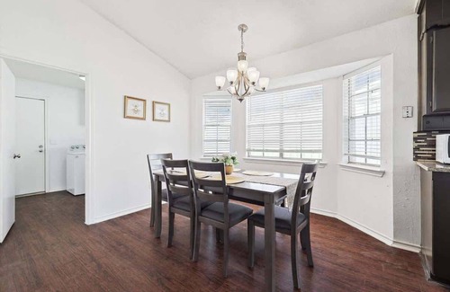 Allen House | Spacious 4-BR Home Near Allen Outlets & Dining