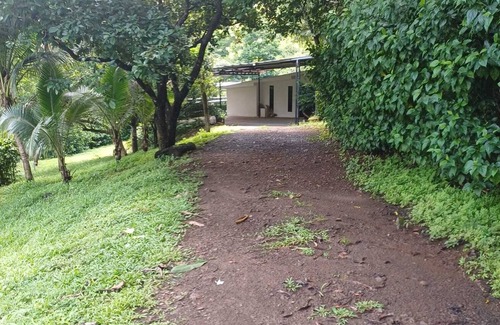 Veintisiete de Abril House | Spacious 4-bedroom house with Pool AC & WiFi in delightful Veintisiete de Abril