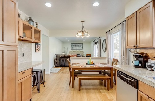 Scenic Heights House | Spacious 4 King beds/Arvada/Red Rocks/Denver