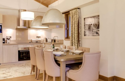 Courchevel Apartment | Spacious 4-Room Apartment Near Slopes with Modern Amenities in Courchevel Village