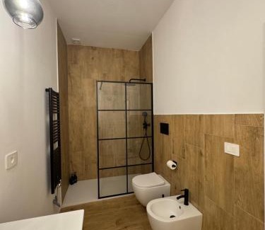 Municipio 1 Apartment | Spacious 4 room apartment, 8min walk to old town, free parking, all new