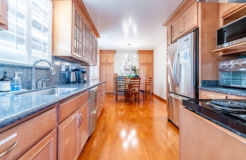 Paradise Valley House | Spacious 4BR Home w/Stunning Views Near SF