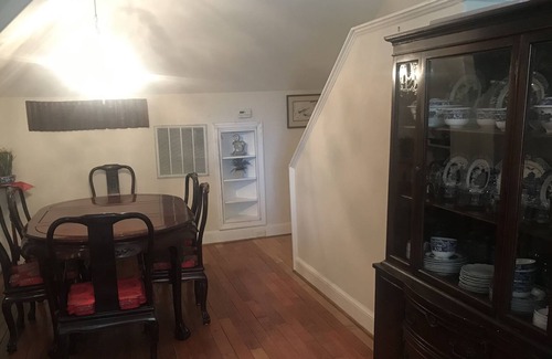 Valdosta House | Spacious 4BD/3BA Lakefront Estate in Country Club