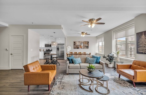 Central Business District Apartment | Spacious 4BD Condo-Sleeps 12-Walk to Bourbon St & Superdome