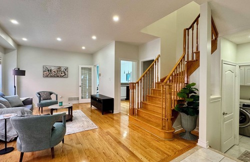 Churchill Meadows House | Spacious 4BD Oasis with Sauna