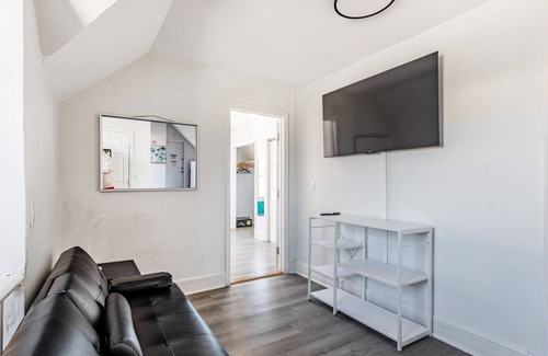 Constable Hook Apartment | Spacious 4BR (10 Beds) | NYC Transit + Parking