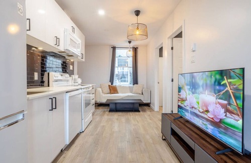 Ville-Marie Apartment | Spacious 4BR/2BA in the Plateau Montreal