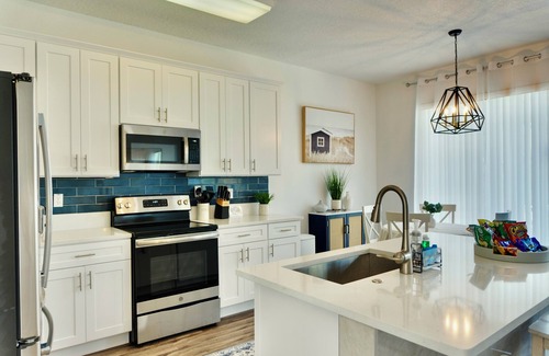 Legacy Park House | Spacious 4BR 3BA Home with Refreshing Pool Minutes to Disney & Top Attractions!