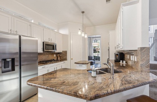 Plano House | Spacious 4BR/4.5BA, Pool & Heated Spa, Close Proximity to Dining, Shopping & Fun