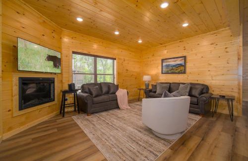 Gatlinburg - Pigeon Forge House | Spacious 4BR Cabin with Hot Tub, Game Room & Fire Pit, Close to Dollywood