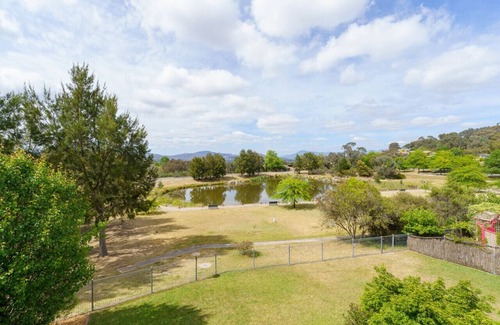 Fadden Apartment | Spacious 4BR Comfort in Fadden