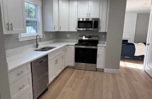 Sandy House | Spacious 4BR Family Home – Ski & City Access