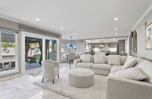 Yorba Linda House | Spacious 4BR Home|Pool Access|Modern Amenities| Yorba Linda|Laundry Room #42033