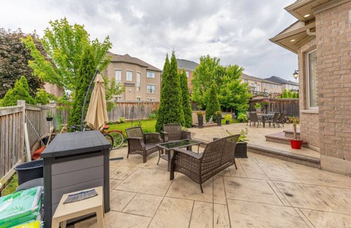 Brampton Apartment | Spacious 4BR Home w/Private Yard, BBQ & Fast WiFi