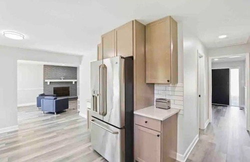 Wasco House | Spacious 4BR Home with Game Room - LCP Collection