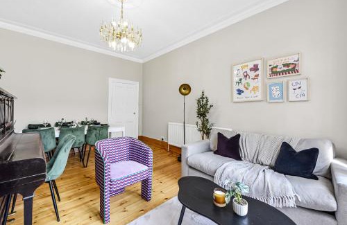 Clapton Apartment | Spacious 4BR Home with Garden Close to Transport