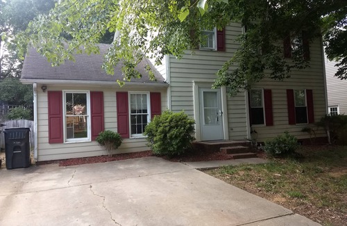 Matthews House | Spacious 4BR Matthews Home w/Fenced Yard – Budget-Friendly Stay Near Charlotte