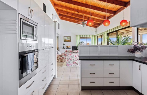 Rochedale South House | Spacious 4BR Retreat With Stunning Brisbane View