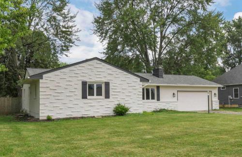 Easton House | Spacious 4BR Ranch Near Easton Perfect for Families & Work Groups