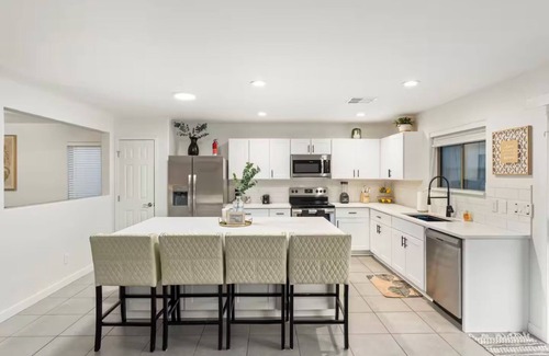 Eloy House | Spacious 4BR Retreat with Pool & Comfort in Arizona City