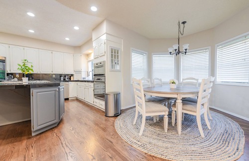 Wilkes House | Spacious 5,000+ sq ft house, Close to PDX Airport