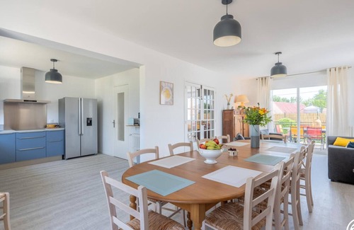 Autheuil-en-Valois Cottage | Spacious 5-Bedroom Cottage with Garden, Terrace & EV Charging, 1 Hour from Paris