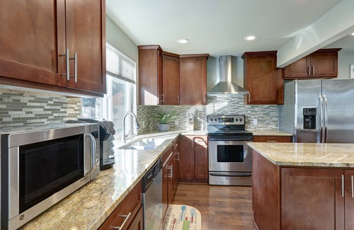 Renton House | Spacious 5 BD/3 BA Home Perfect for Entertaining