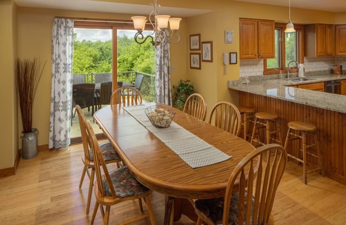The Galena Territory House | Spacious 5-bdrm house in lovely Galena w/hot tub, screened porch fitness room