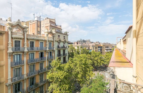 El Born Apartment | Spacious 5 bed Apartment with breathtaking views and elevator!